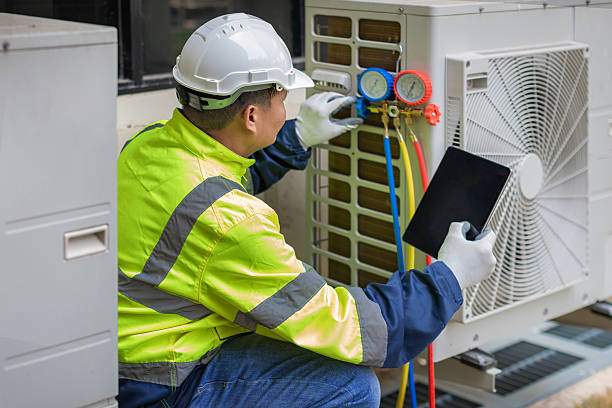 Professional Hvac technician working in Linn Grove, IA